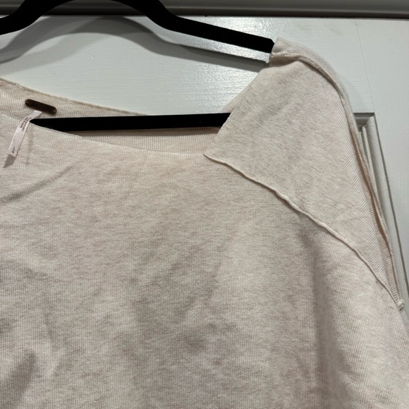 Free People Women's Cream Off Shoulder Sweater Cashmere Large Boho Festival - Picture 8 of 10